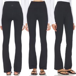 NWT Beyond Yoga POWERBEYOND™ Strive Bootcut Pant in Black Size Small